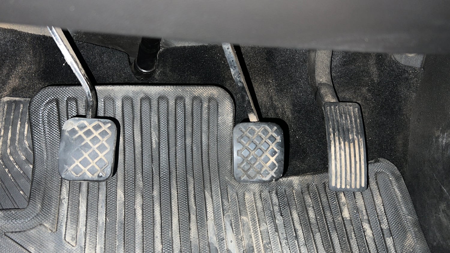 Used 2019 MG Motors Hector Sharp Hybrid 1.5 Petrol Hybrid Manual interior PEDALS VIEW