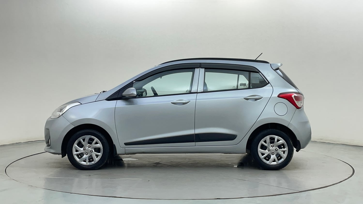 Used 2019 Hyundai Grand i10 Sportz 1.2 Kappa VTVT Petrol Manual exterior LEFT SIDE VIEW