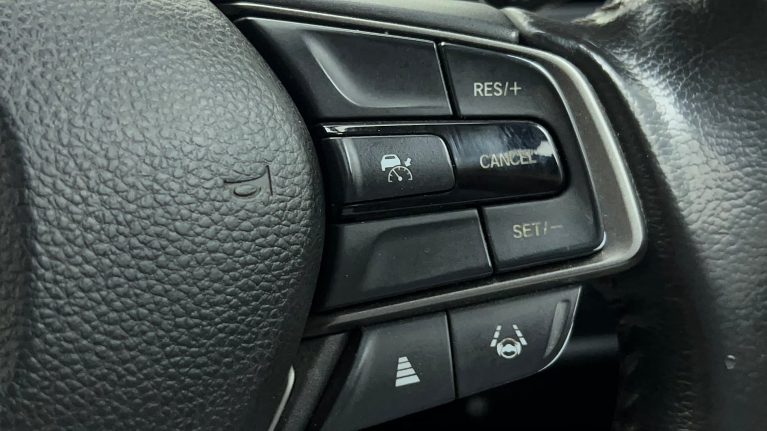 Used 2023 Honda Elevate ZX CVT Petrol Automatic top_features Cruise control