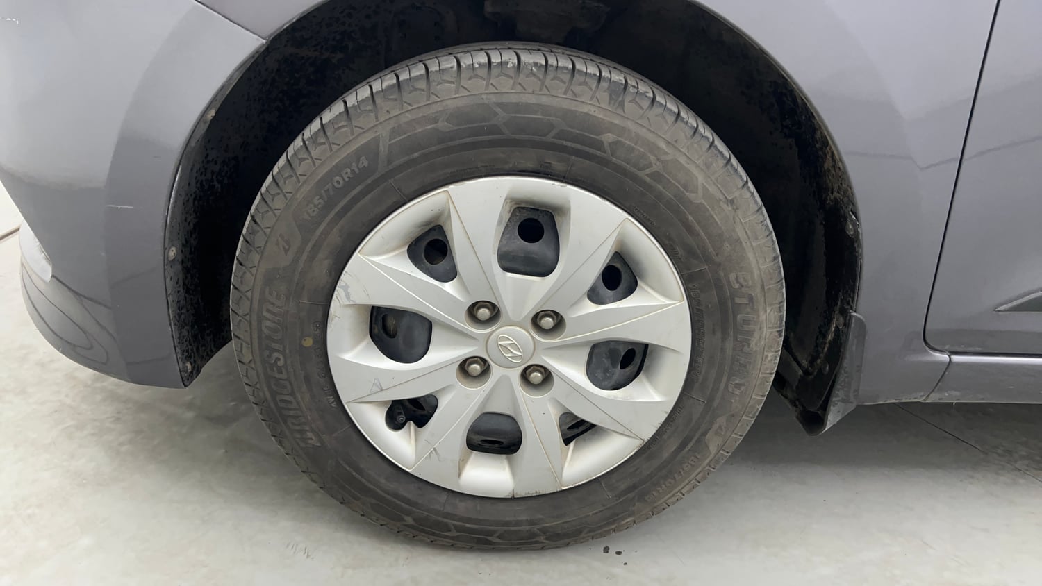 Used 2014 Hyundai Elite i20 Sportz 1.2 Petrol Manual tyres LEFT FRONT TYRE RIM VIEW