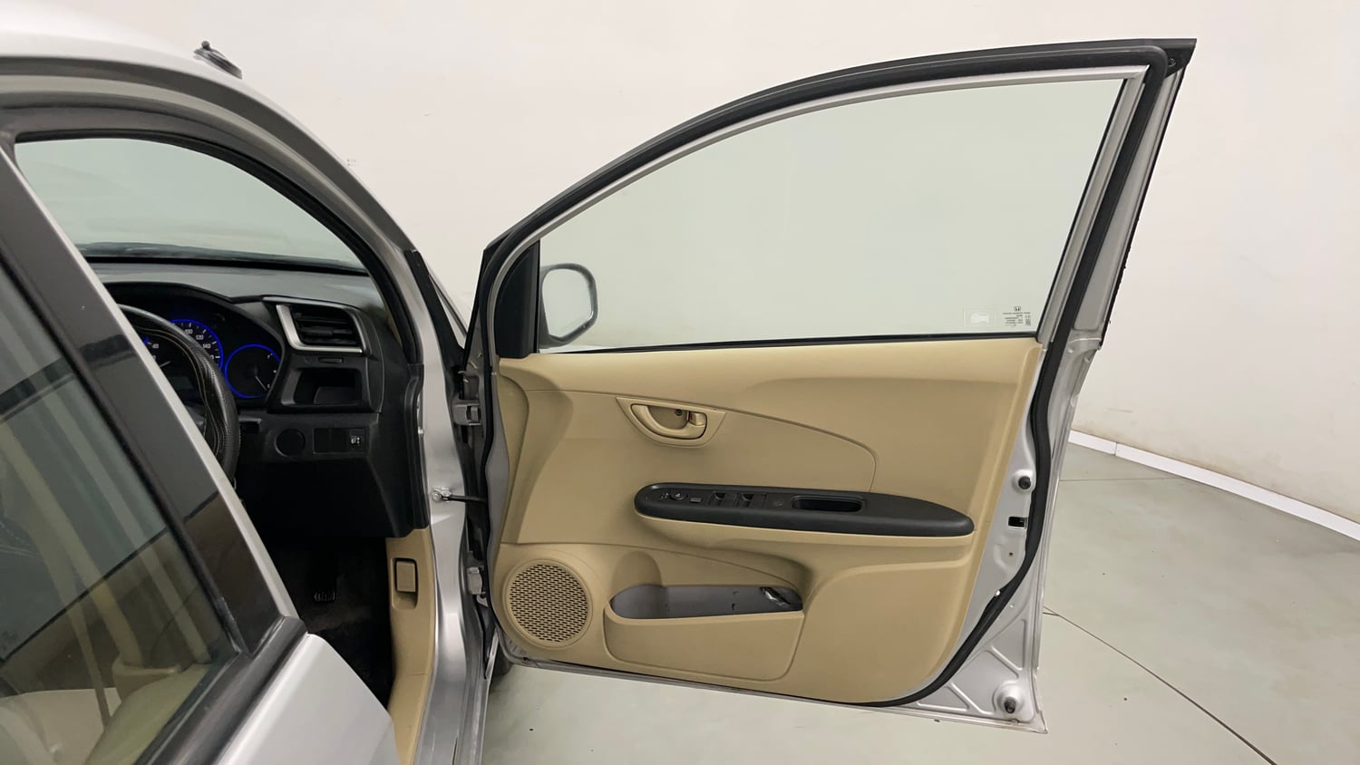 Used 2018 Honda Brio S MT Petrol Manual interior RIGHT FRONT DOOR OPEN VIEW