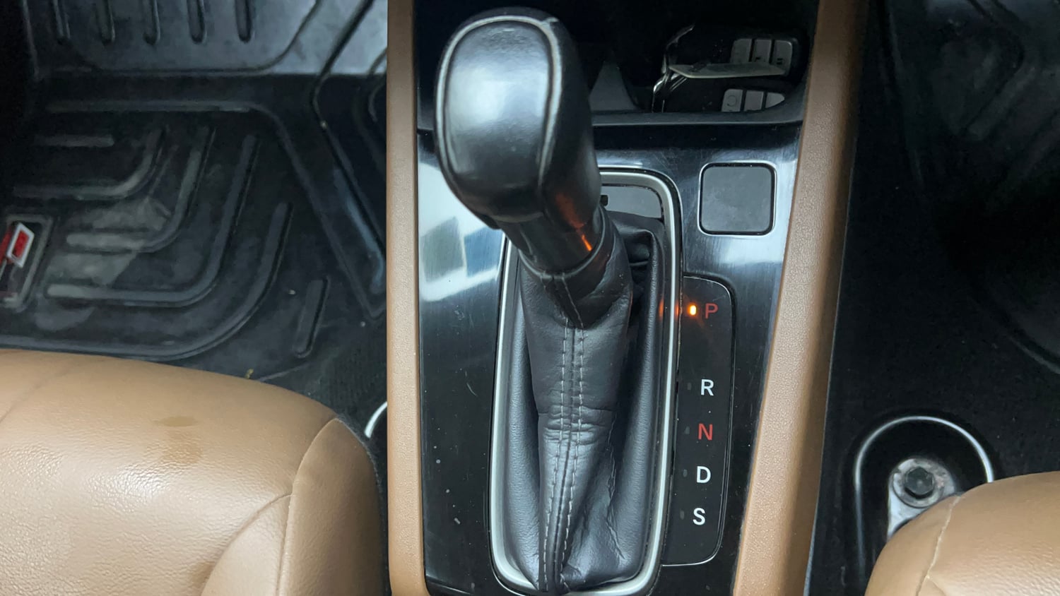 Used 2024 Honda Elevate ZX CVT Petrol Automatic interior GEAR  KNOB VIEW