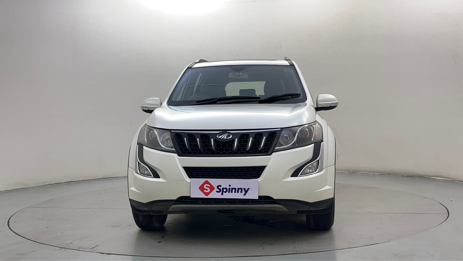 Used 2016 Mahindra XUV500 W10 AT Diesel Automatic exterior FRONT VIEW