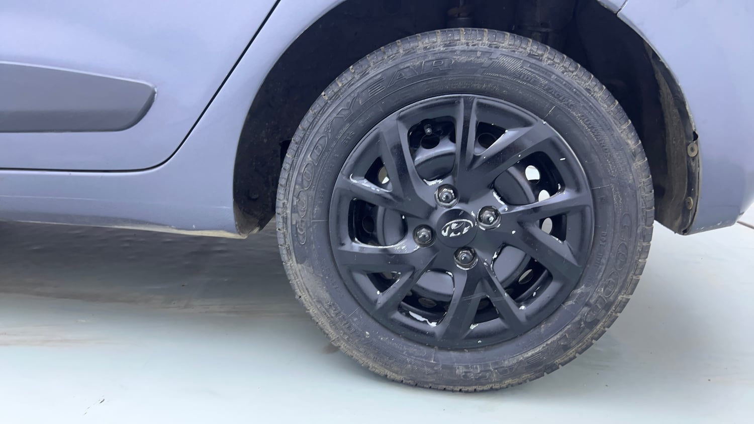 Used 2017 Hyundai Grand i10 Sportz (O) U2 1.2 CRDi Diesel Manual tyres LEFT REAR TYRE RIM VIEW