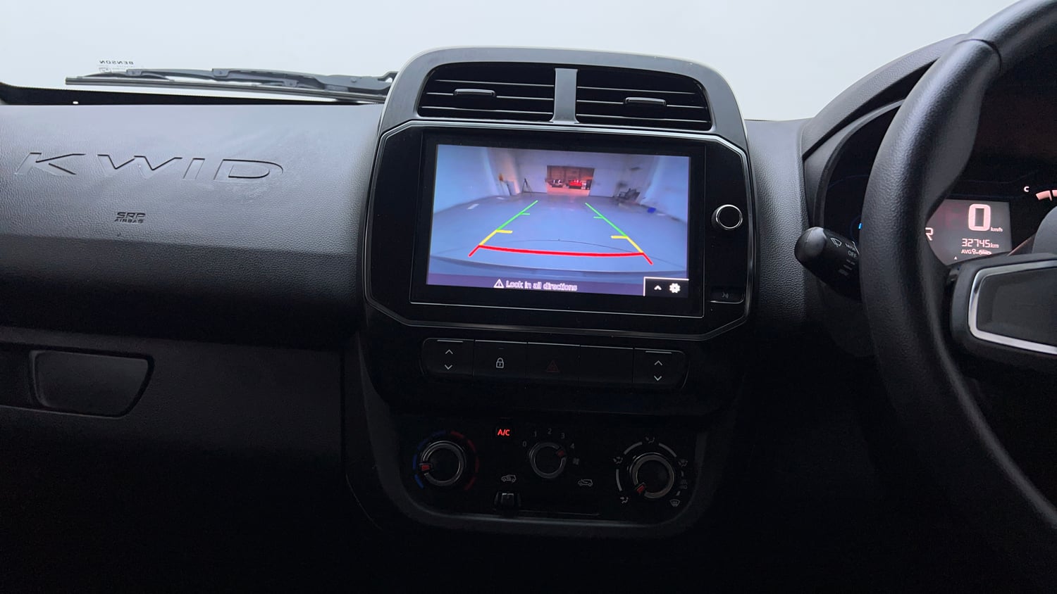 Used 2022 Renault Kwid RXT 1.0 AMT Petrol Automatic top_features Rear camera