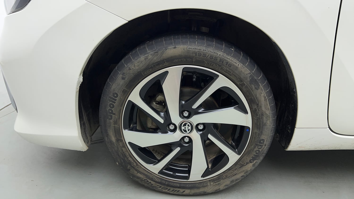 Used 2022 Toyota Glanza V AMT Petrol Automatic tyres LEFT FRONT TYRE RIM VIEW