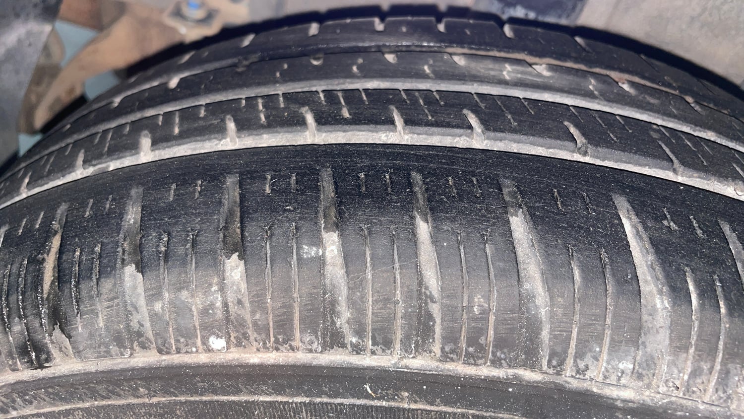 Used 2019 Hyundai Grand i10 Sportz 1.2 Kappa VTVT Petrol Manual tyres RIGHT REAR TYRE TREAD VIEW