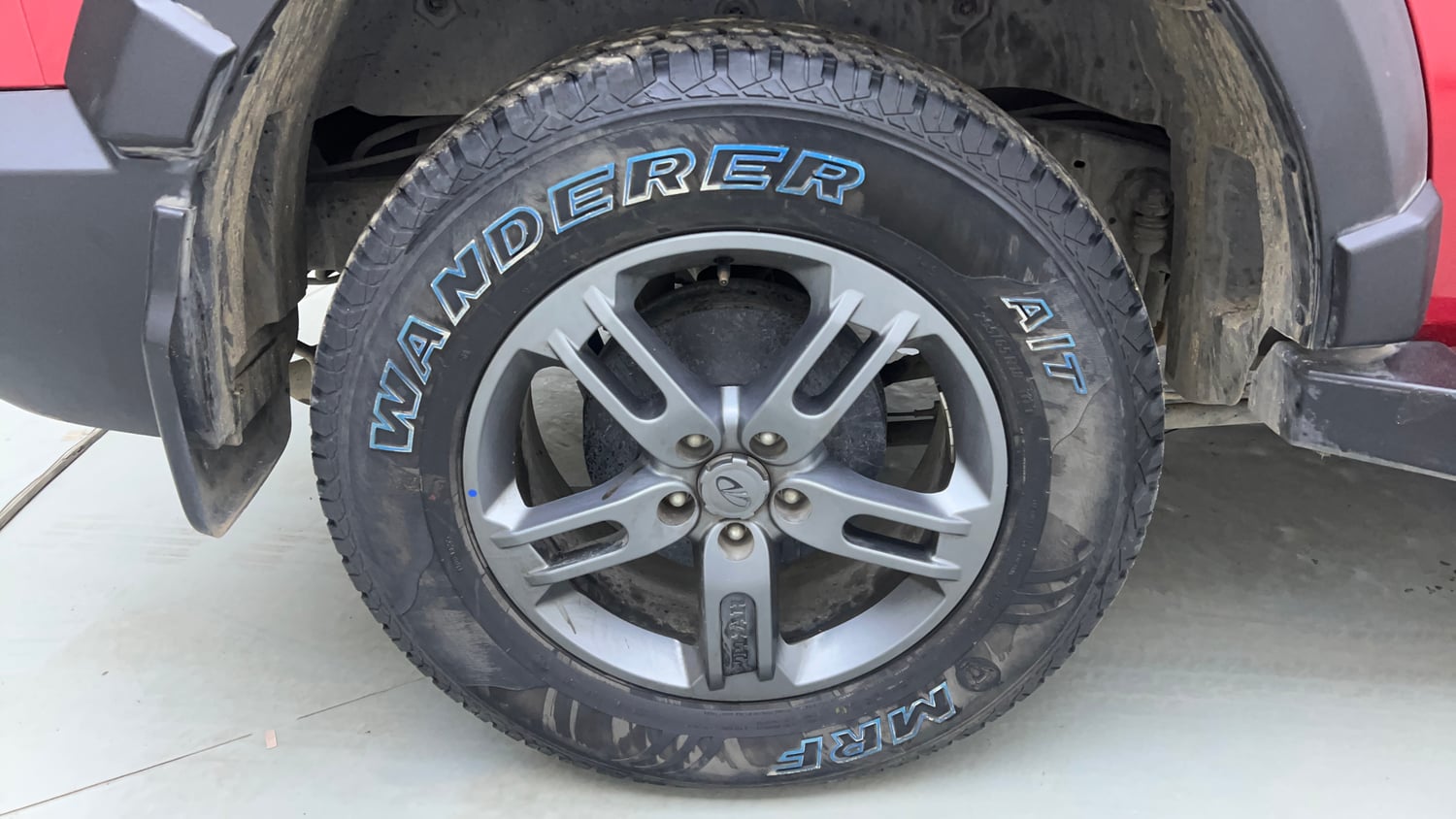 Used 2022 mahindra Thar LX Hard Top Diesel AT 4WD Diesel Automatic tyres RIGHT REAR TYRE RIM VIEW