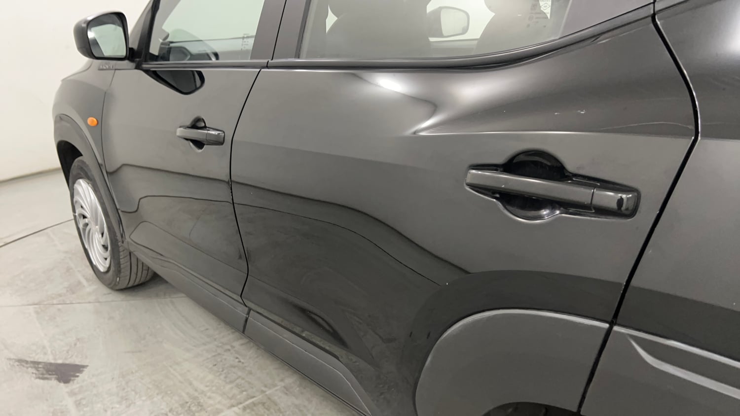 Used 2024 Nissan Magnite XE Petrol Manual dents MINOR SCRATCH