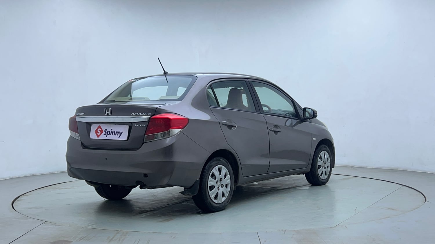 Used 2015 Honda Amaze 1.2 S i-VTEC Petrol Manual exterior RIGHT REAR CORNER VIEW