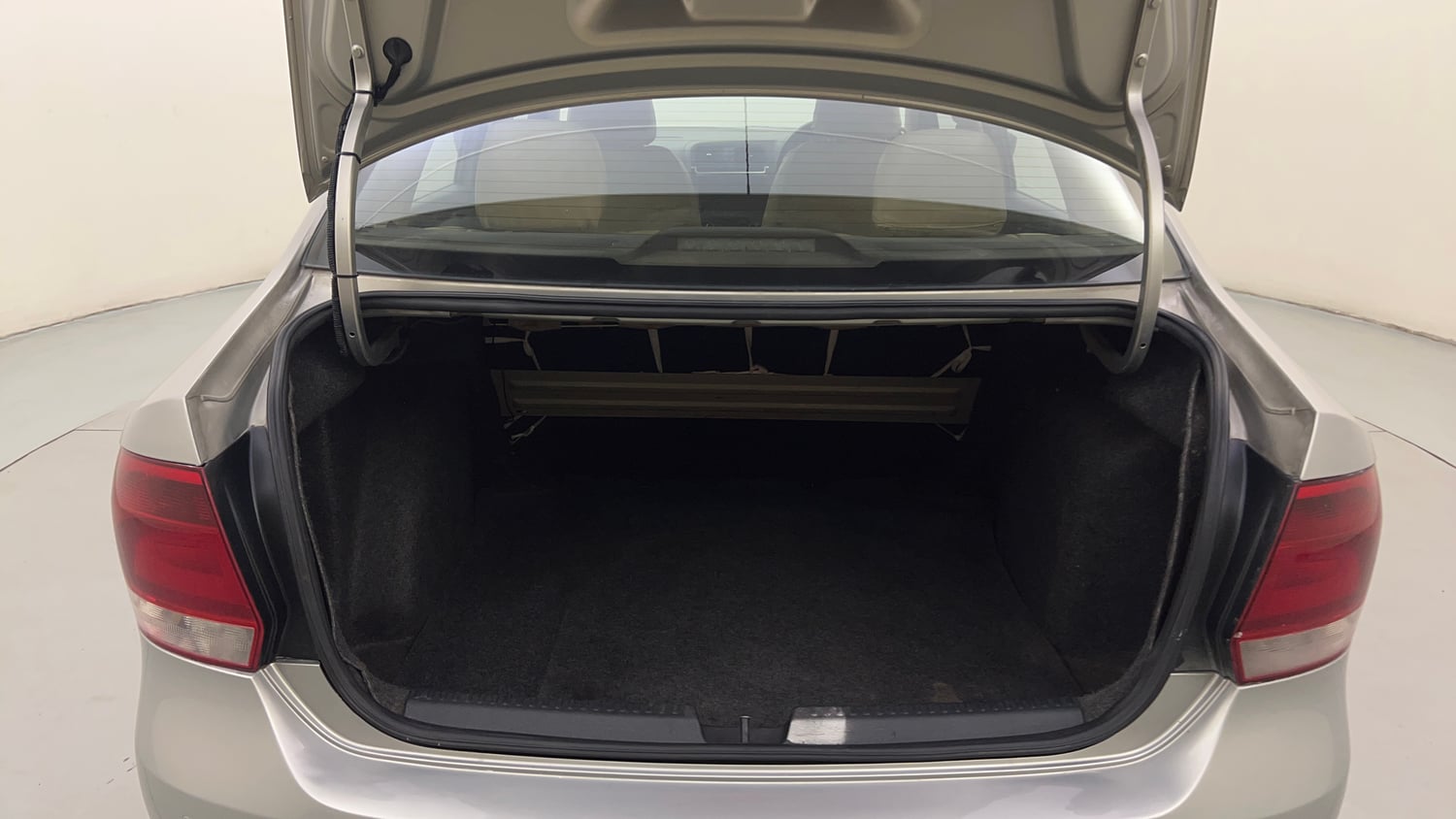 Used 2013 Volkswagen Vento Comfortline Diesel Diesel Manual interior DICKY INSIDE VIEW
