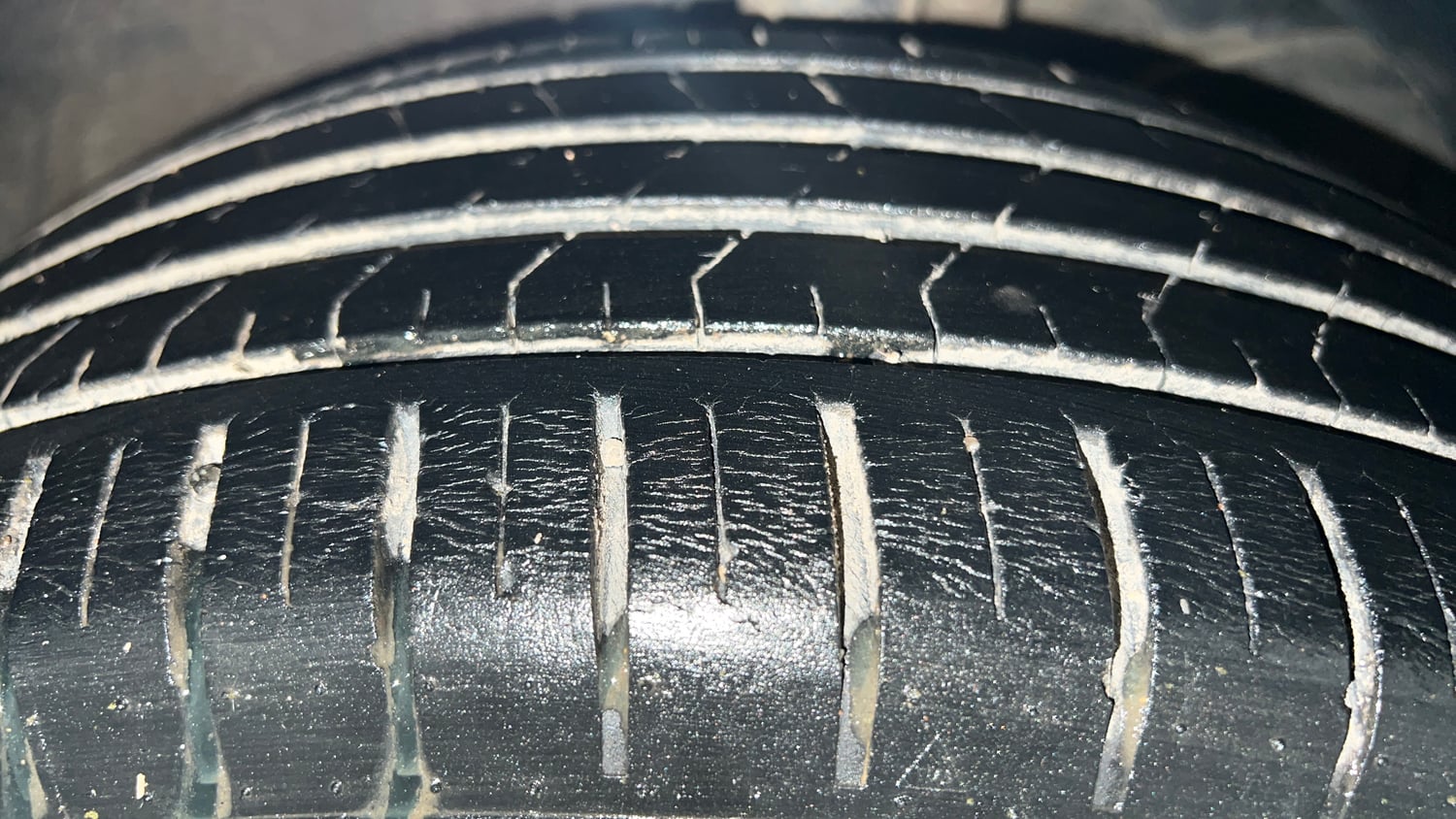 Used 2021 Maruti Suzuki Baleno Zeta Petrol Manual tyres RIGHT FRONT TYRE TREAD VIEW