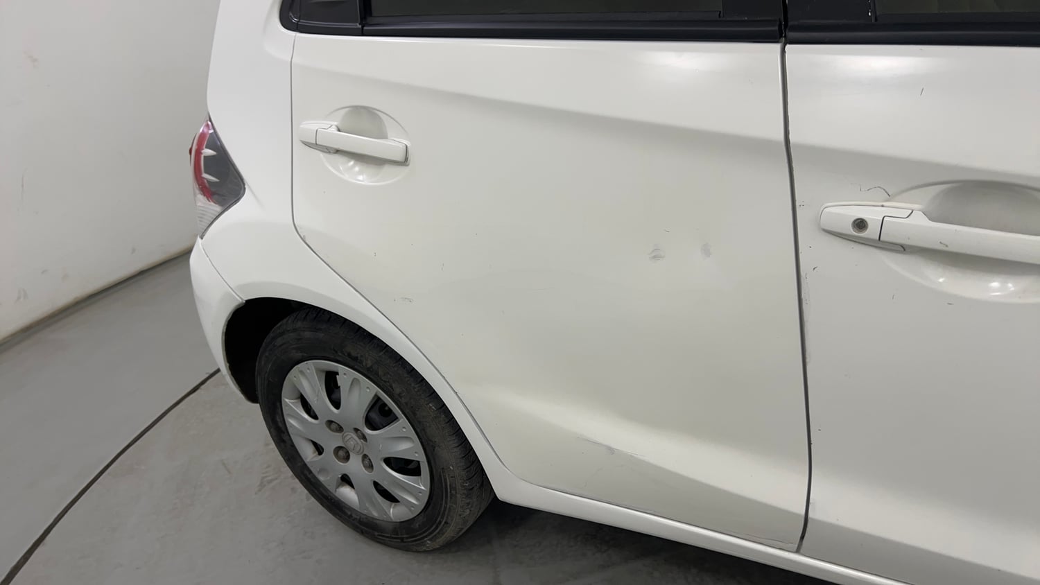 Used 2013 Honda Brio S MT Petrol Manual dents MINOR DENT