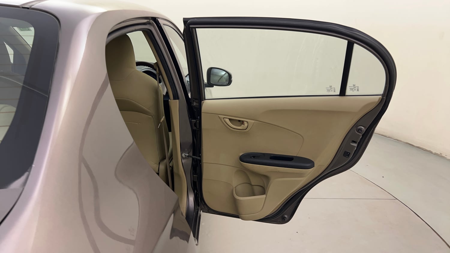Used 2015 Honda Amaze 1.2 SX i-VTEC Petrol Manual interior RIGHT REAR DOOR OPEN VIEW