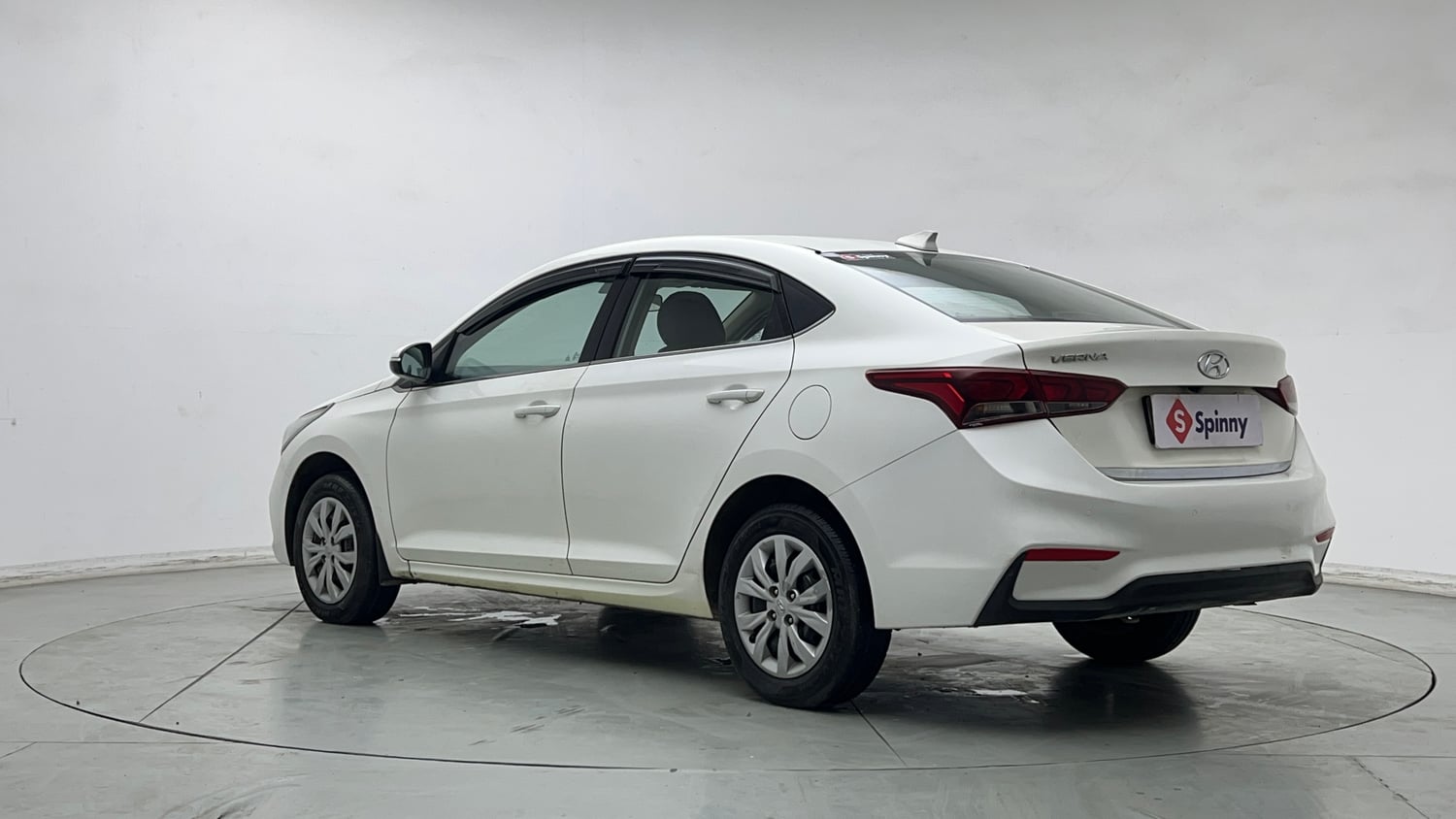Used 2019 Hyundai Verna 1.4 VTVT EX Petrol+cng(outside fitted) Cng Manual exterior LEFT REAR CORNER VIEW