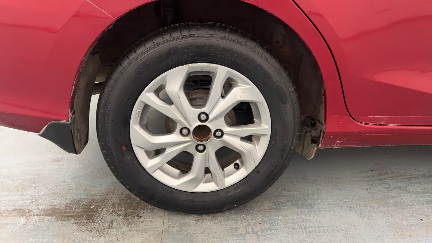 Used 2021 Honda Amaze 1.2 VX MT Petrol Petrol Manual tyres RIGHT REAR TYRE RIM VIEW