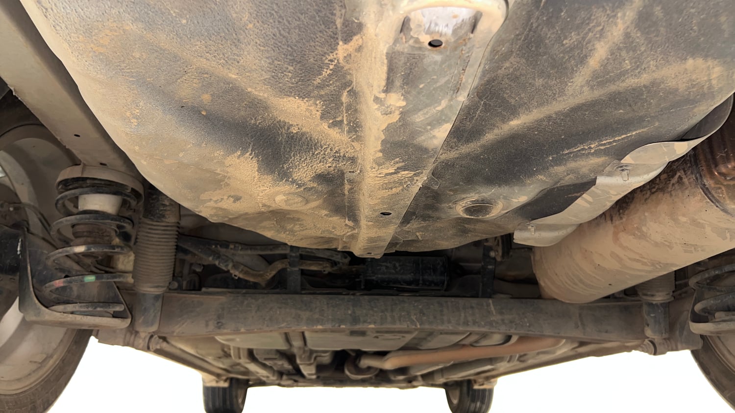 Used 2016 Hyundai Verna 1.6 VTVT SX Petrol Manual extra REAR UNDERBODY VIEW (TAKEN FROM REAR)