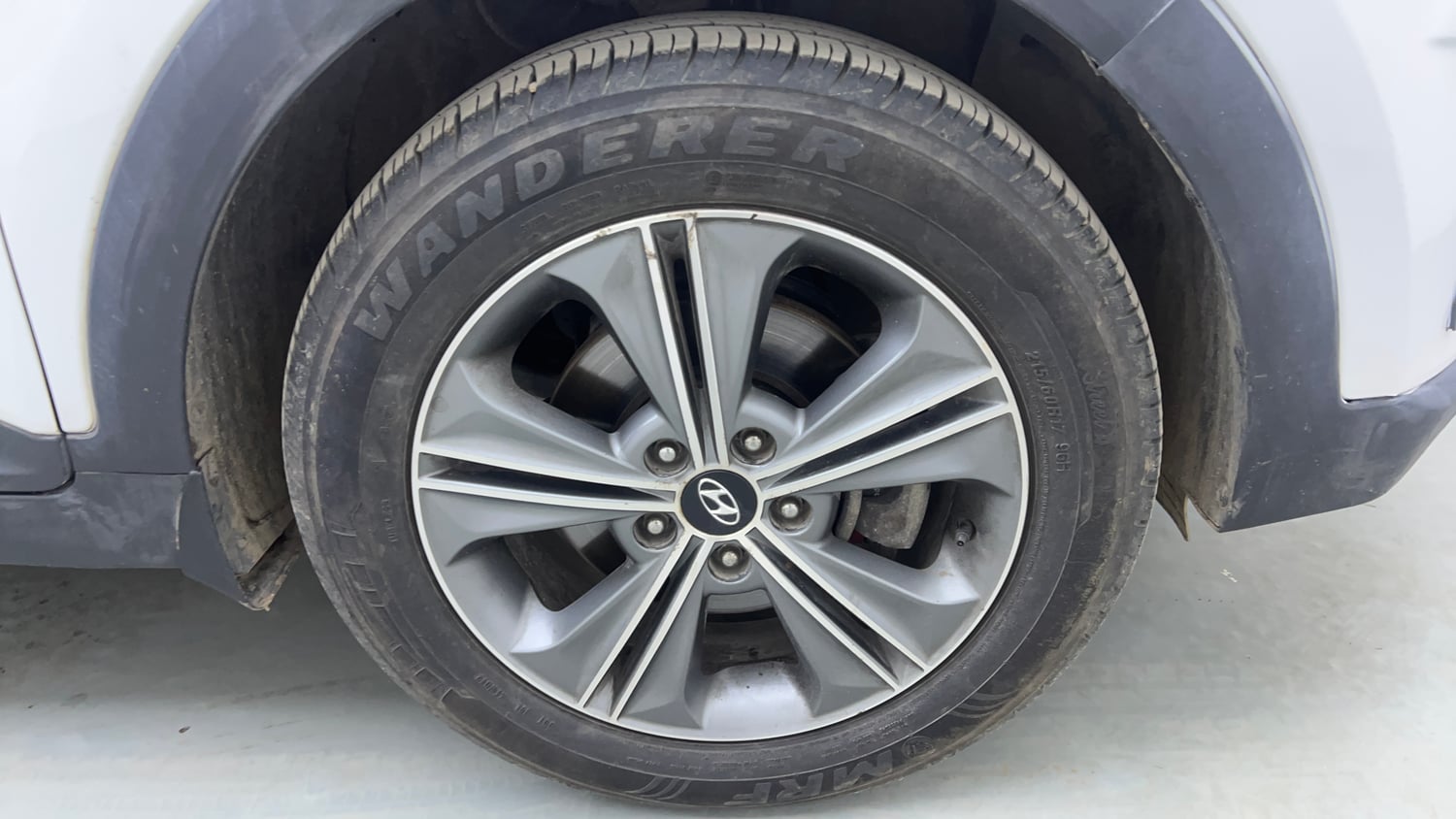 Used 2017 Hyundai Creta 1.6 SX Plus AT Petrol Petrol Automatic tyres RIGHT FRONT TYRE RIM VIEW