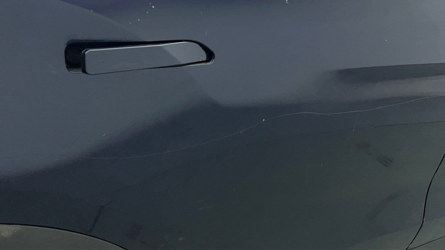 Used 2022 Mahindra XUV700 AX 7 Petrol AT Luxury Pack 7 STR Petrol Automatic dents MINOR DENT