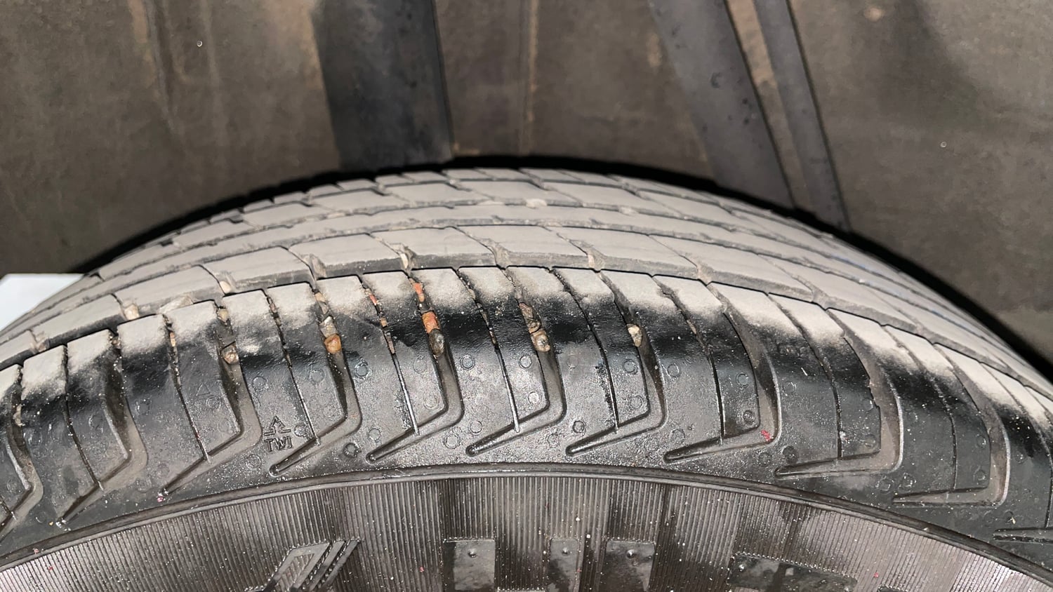 Used 2017 Renault Kwid RXT (O) 1.0 SCE Edition Petrol Manual tyres RIGHT REAR TYRE TREAD VIEW