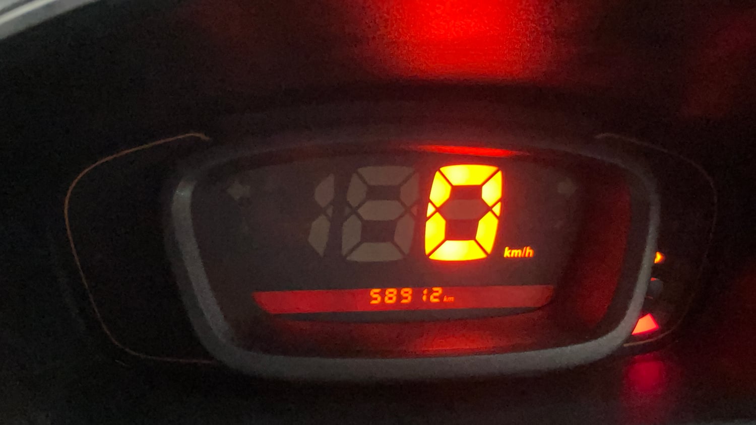 Used 2017 Renault Kwid RXT (O) 1.0 SCE Edition Petrol Manual interior CLUSTERMETER VIEW