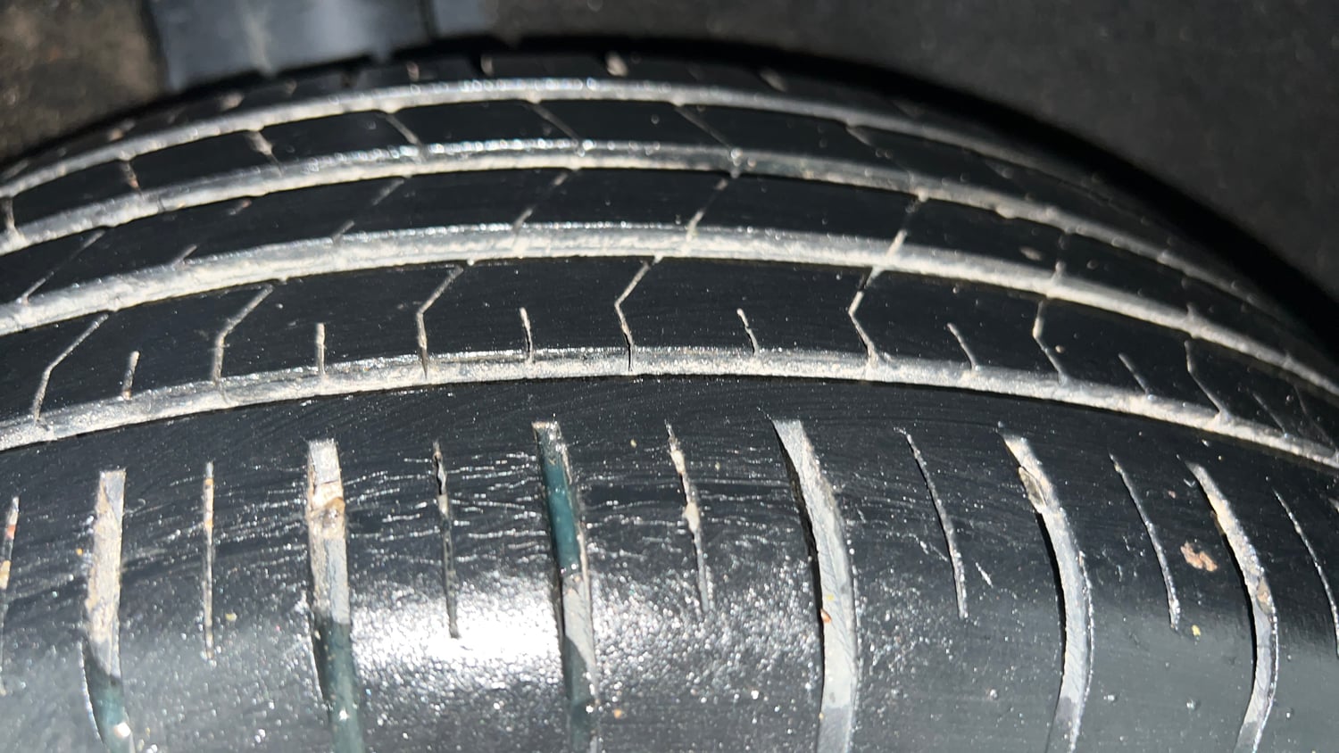 Used 2021 Maruti Suzuki Baleno Zeta Petrol Manual tyres RIGHT REAR TYRE TREAD VIEW