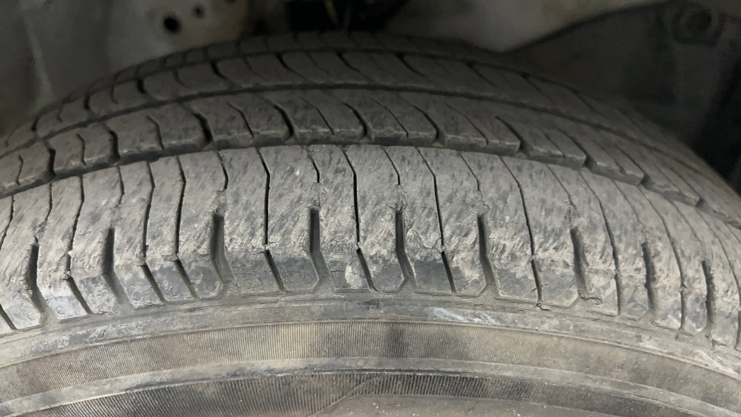 Used 2013 Honda Brio S MT Petrol Manual tyres RIGHT FRONT TYRE TREAD VIEW