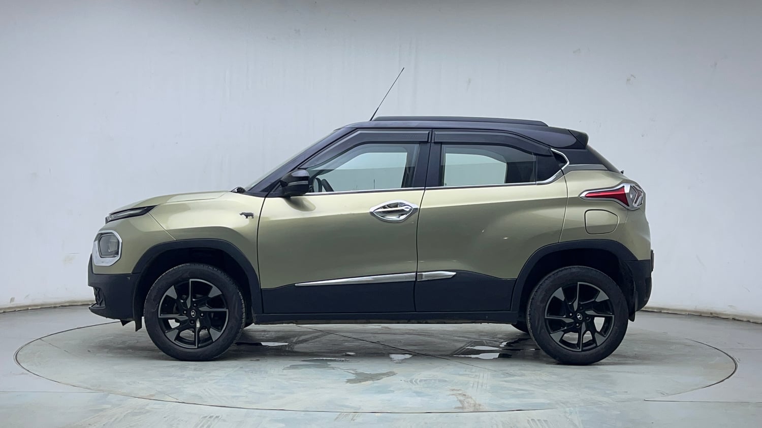 Used 2022 Tata Punch Kaziranga Creative AMT Petrol Automatic exterior LEFT SIDE VIEW