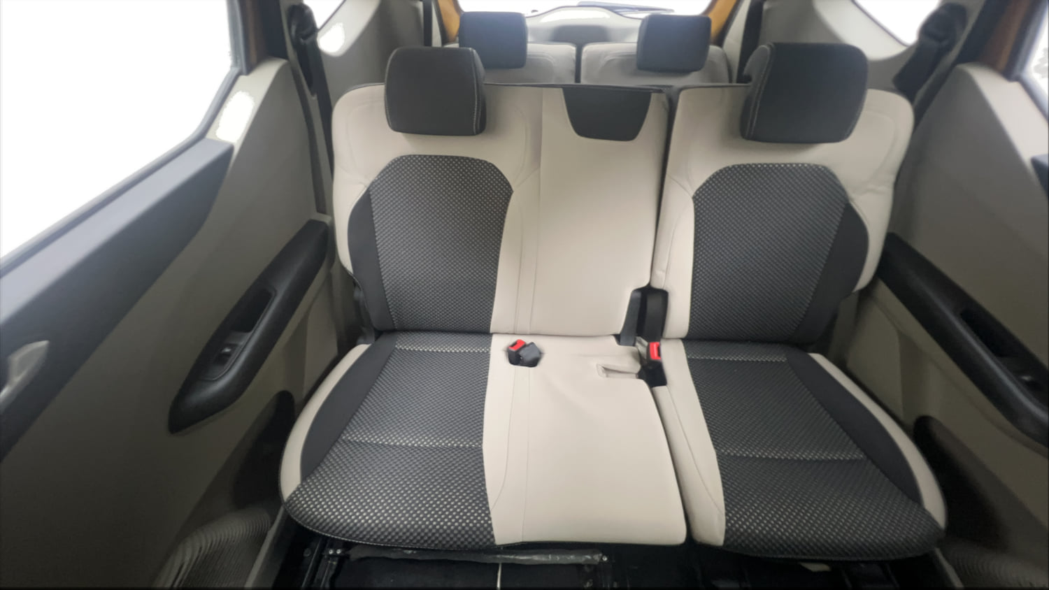 Used 2022 Renault Triber RXZ Petrol Manual interior REAR SEAT CONDITION VIEW