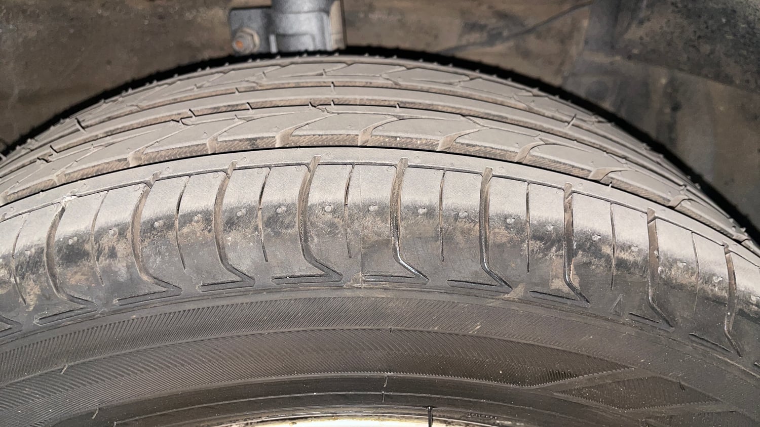 Used 2017 Maruti Suzuki Swift ZDi Diesel Manual tyres RIGHT FRONT TYRE TREAD VIEW