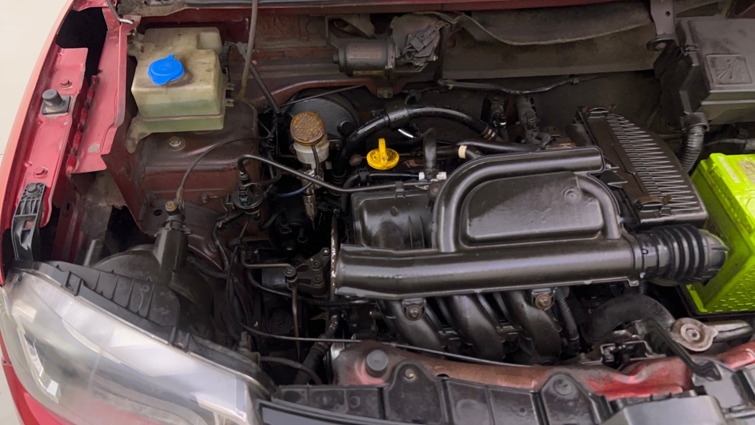 Used 2018 Renault Kwid 1.0 RXT Petrol Manual engine ENGINE RIGHT SIDE VIEW