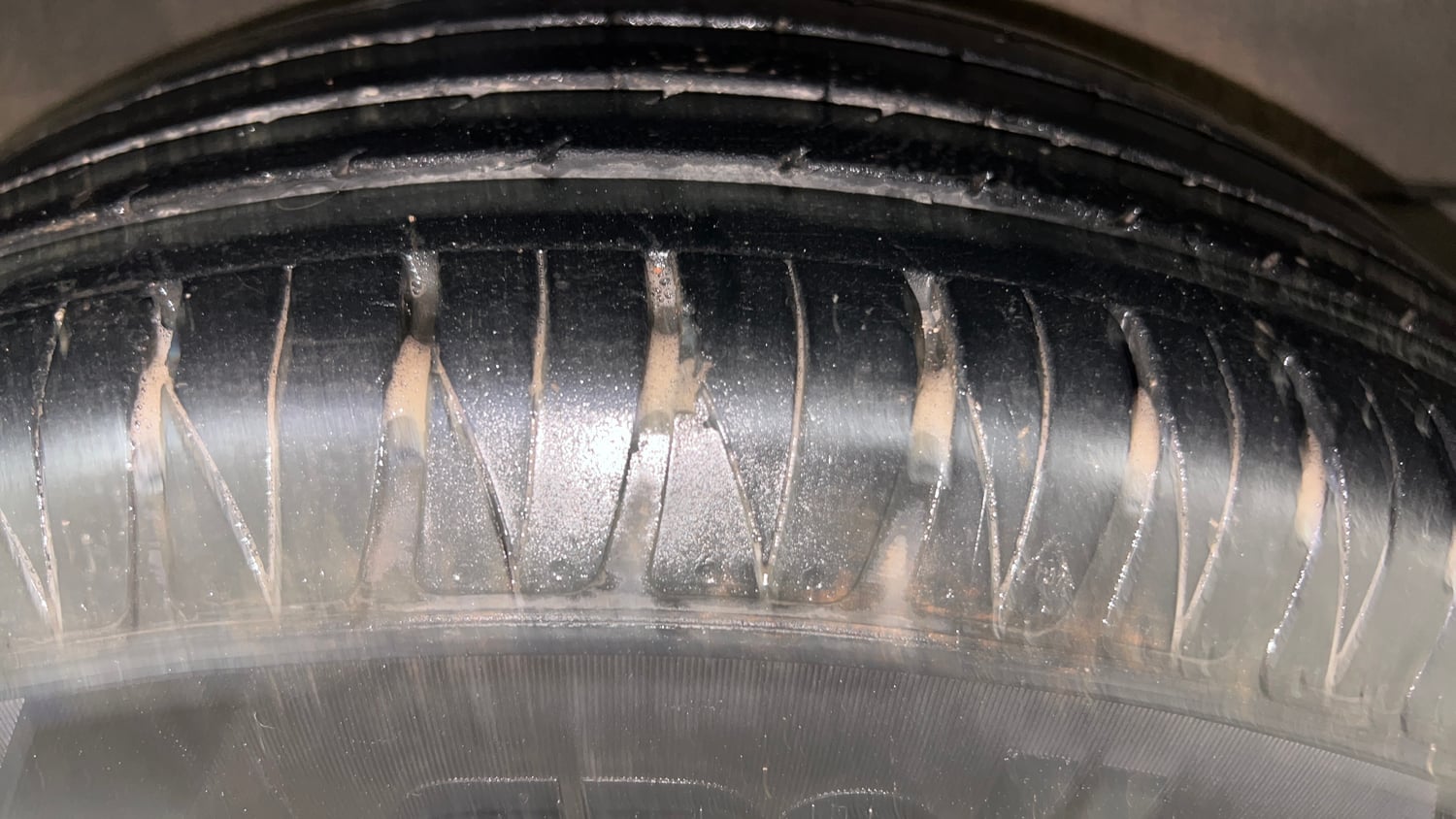 Used 2022 Kia Sonet HTK Plus 1.2 Petrol Manual tyres RIGHT REAR TYRE TREAD VIEW