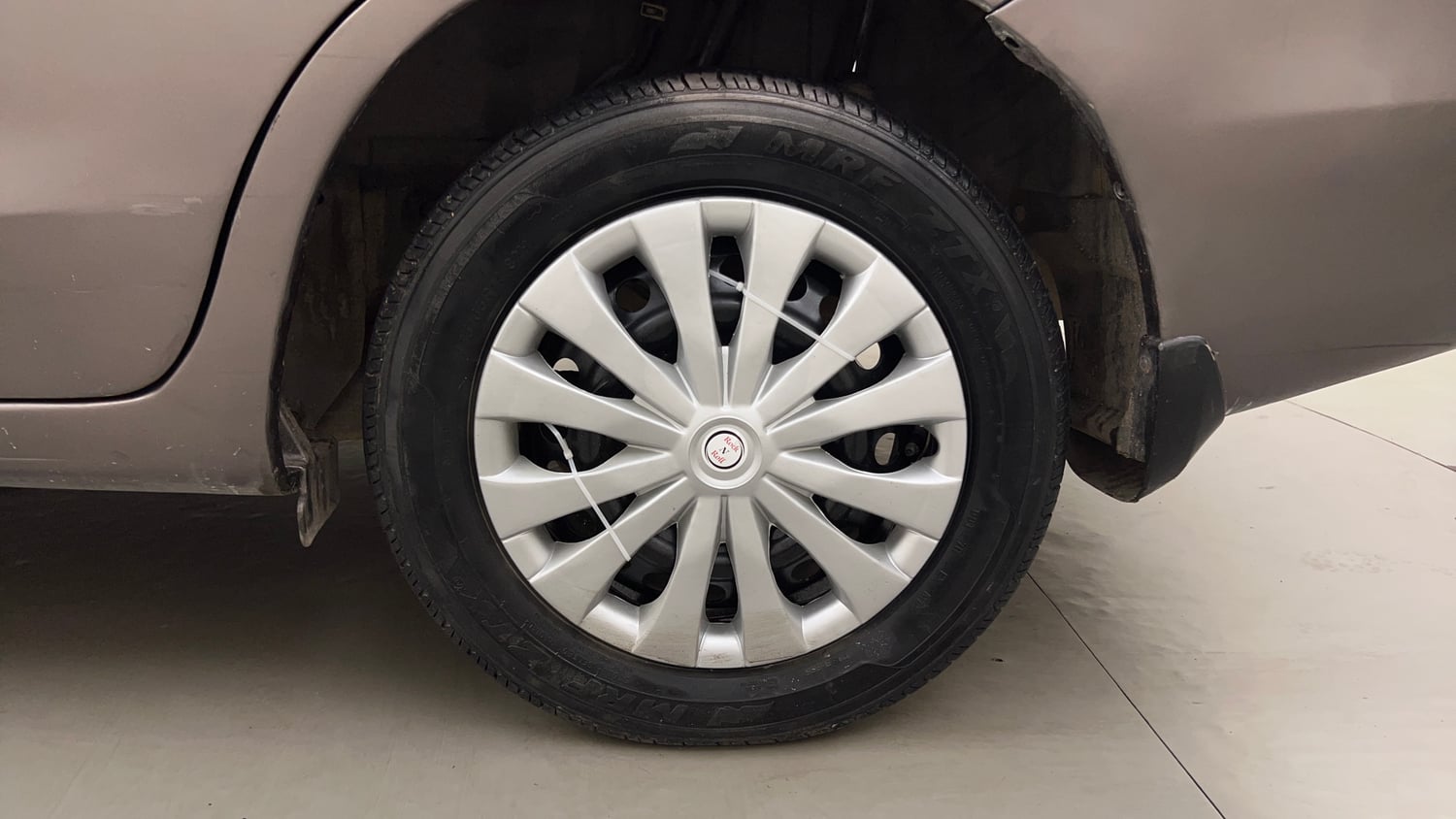 Used 2015 Honda Amaze 1.2 SX i-VTEC Petrol Manual tyres LEFT REAR TYRE RIM VIEW