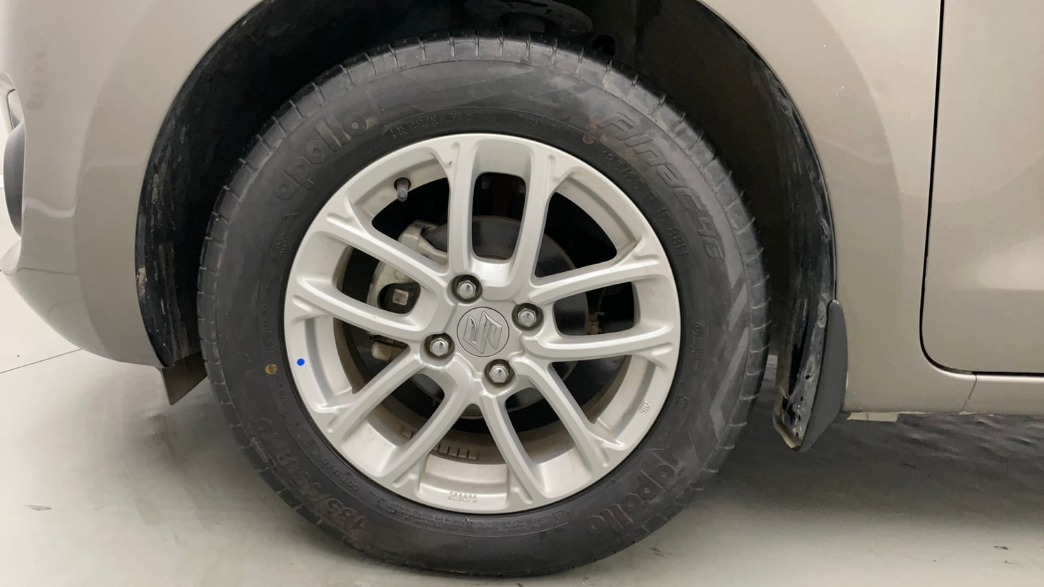Used 2018 Maruti Suzuki Swift ZXi AMT Petrol Automatic tyres LEFT FRONT TYRE RIM VIEW