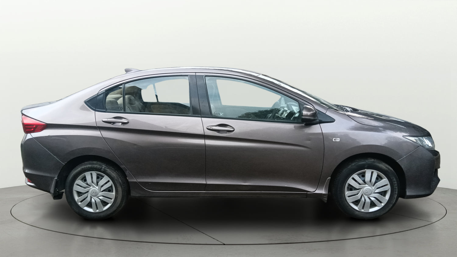 Used 2015 Honda City SV Petrol Manual exterior RIGHT SIDE VIEW