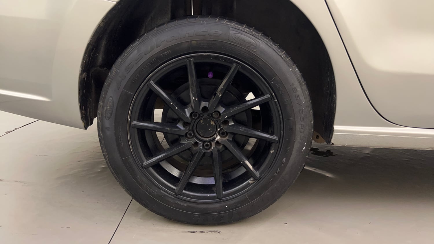 Used 2013 Volkswagen Vento Comfortline Diesel Diesel Manual tyres RIGHT REAR TYRE RIM VIEW