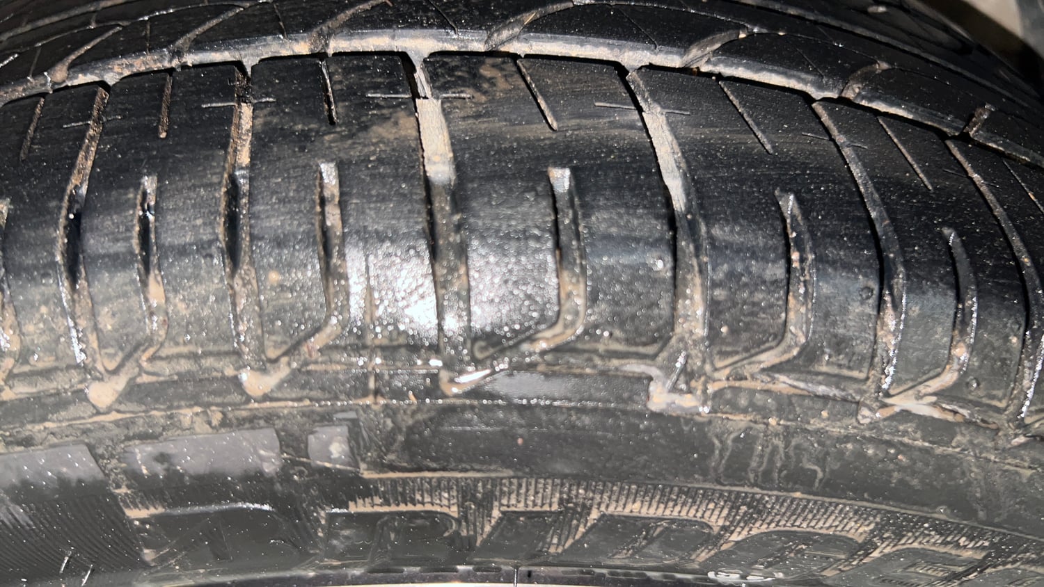 Used 2016 Hyundai Verna 1.6 VTVT SX Petrol Manual tyres LEFT REAR TYRE TREAD VIEW