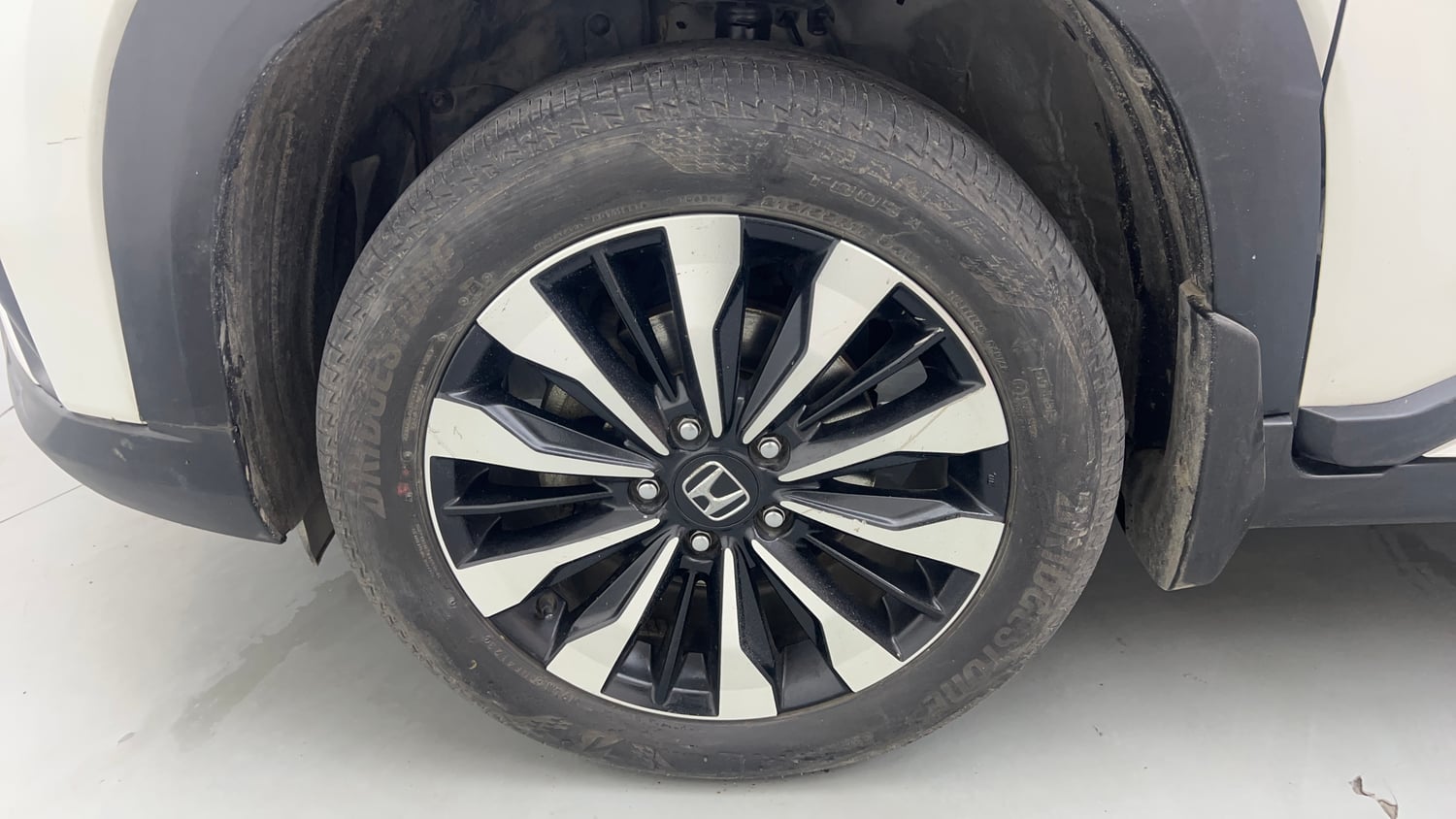 Used 2024 Honda Elevate ZX CVT Petrol Automatic tyres LEFT FRONT TYRE RIM VIEW