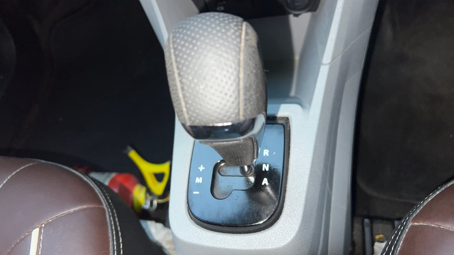 Used 2024 Tata Tiago XTA iCNG Cng Automatic interior GEAR  KNOB VIEW