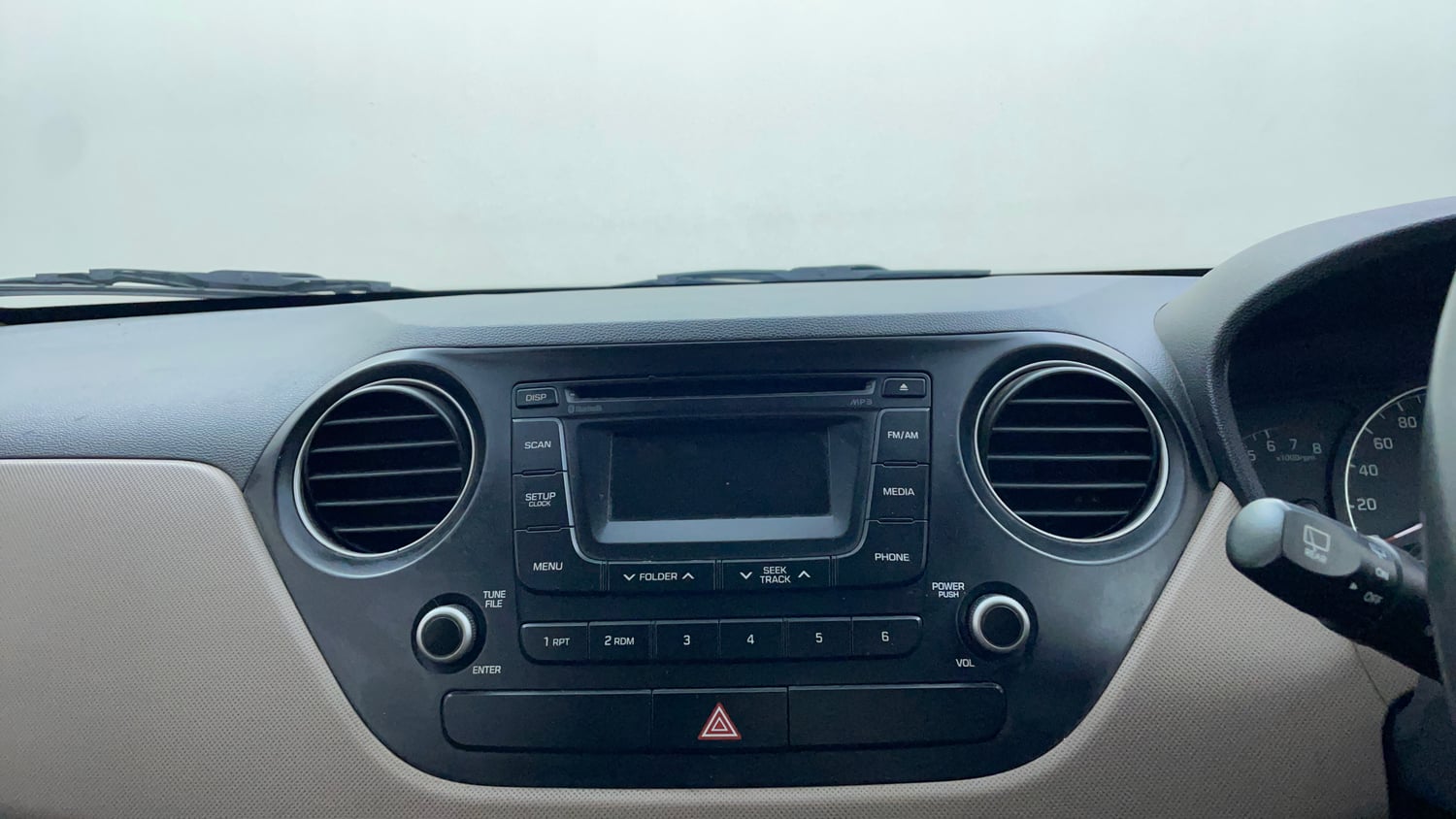 Used 2016 Hyundai Grand i10 Asta AT 1.2 Kappa VTVT Petrol Automatic top_features Integrated (in-dash) music system