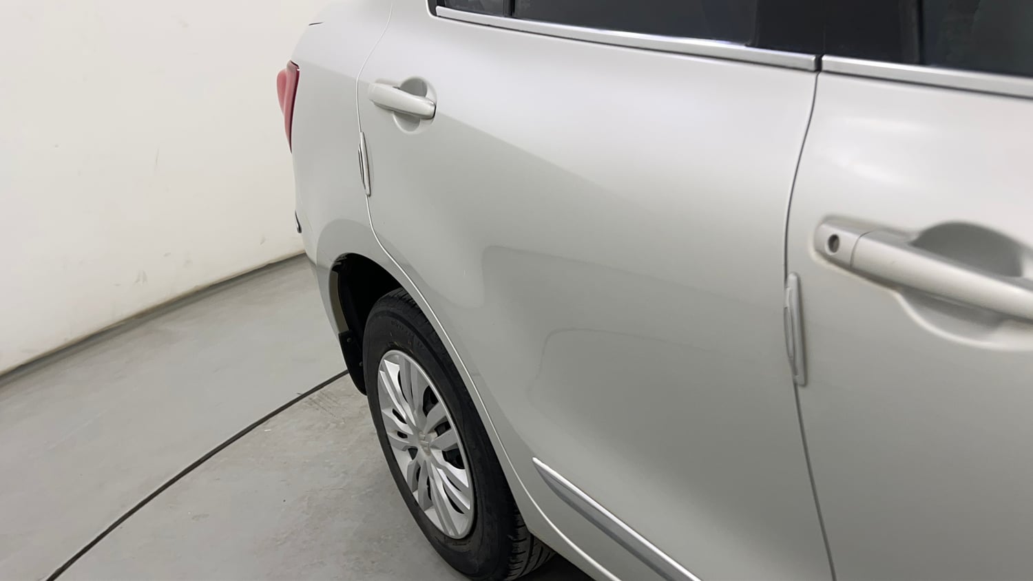 Used 2019 Maruti Suzuki Dzire VXi Petrol Manual dents MINOR SCRATCH