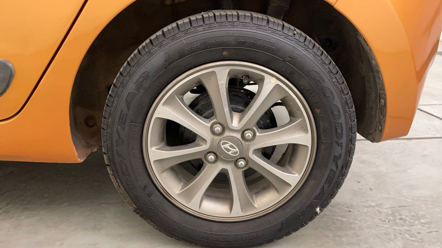 Used 2014 Hyundai Grand i10 Asta 1.2 Kappa VTVT Petrol Manual tyres LEFT REAR TYRE RIM VIEW