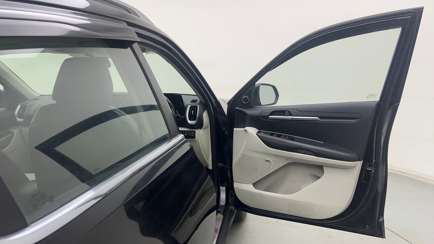 Used 2022 Kia Sonet HTX Plus 1.5 Diesel Manual interior RIGHT FRONT DOOR OPEN VIEW