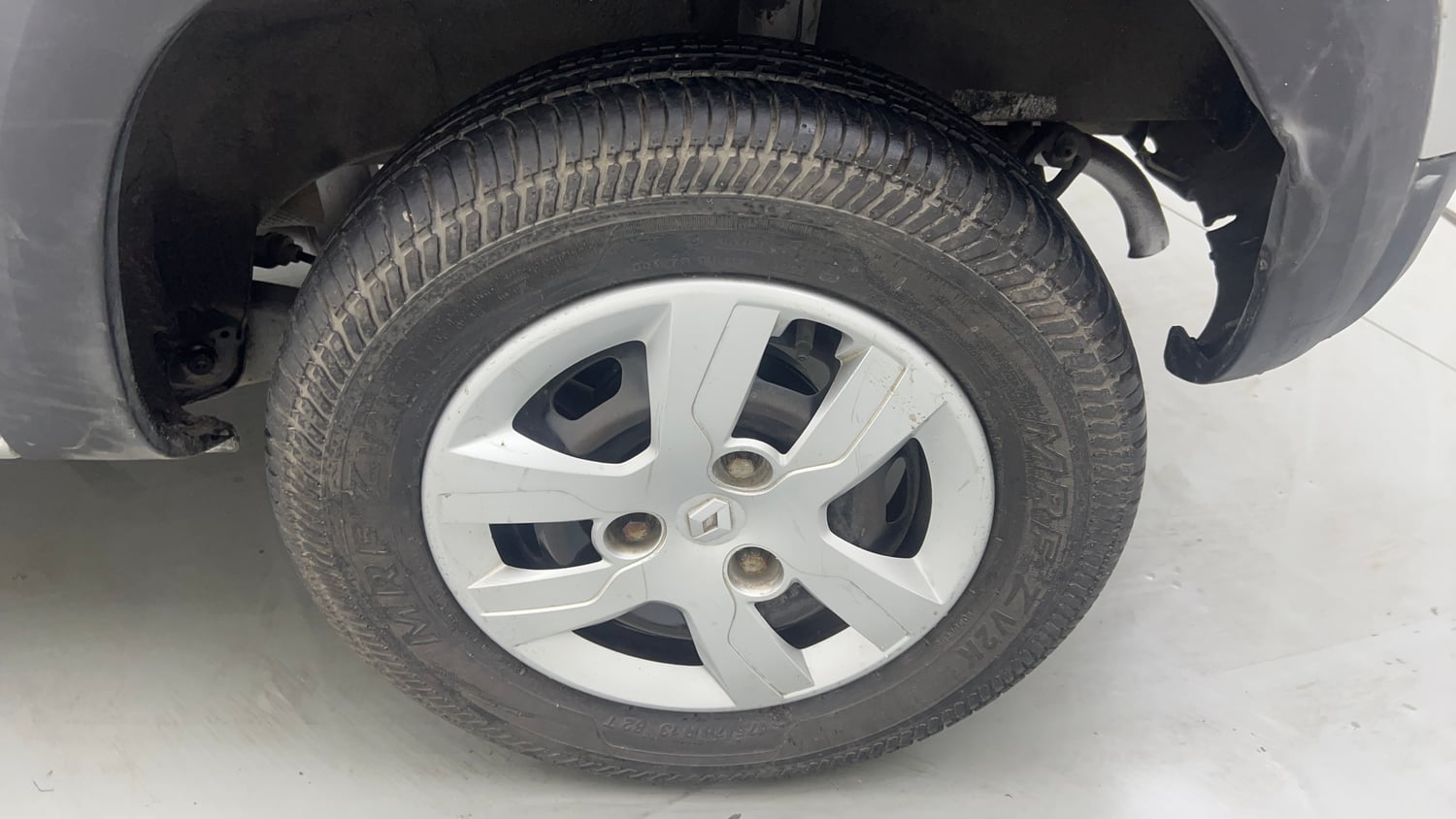 Used 2016 Renault Kwid RXT Petrol Manual tyres LEFT REAR TYRE RIM VIEW