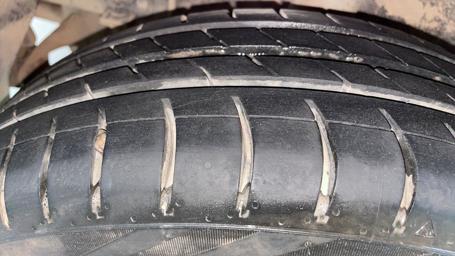 Used 2016 Hyundai Grand i10 Asta AT 1.2 Kappa VTVT Petrol Automatic tyres RIGHT REAR TYRE TREAD VIEW