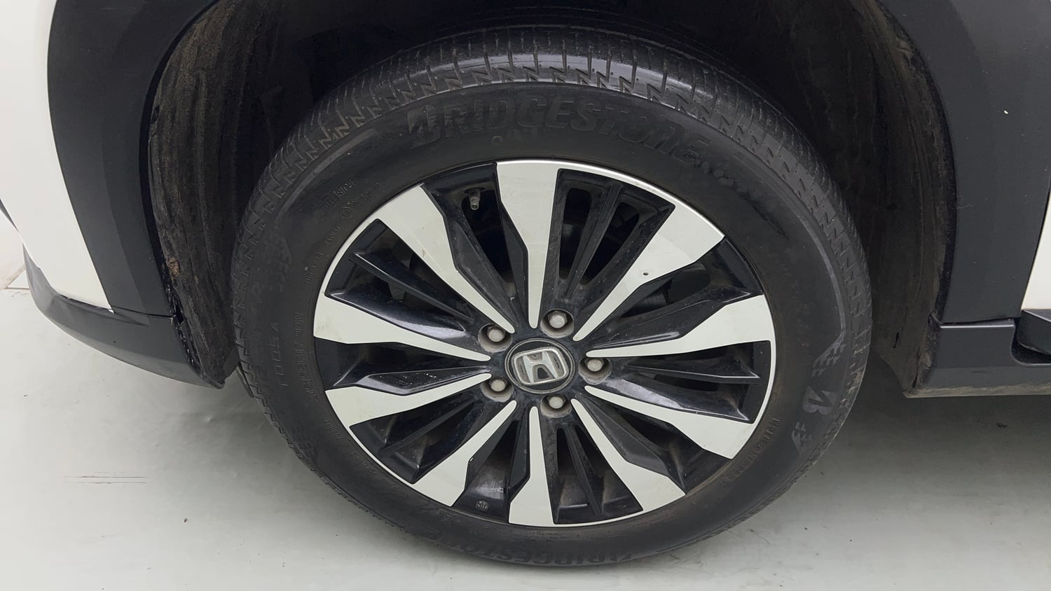 Used 2023 Honda Elevate ZX CVT Petrol Automatic tyres LEFT FRONT TYRE RIM VIEW