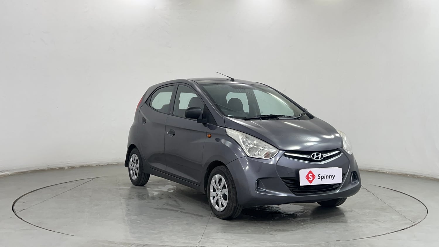 Used 2016 Hyundai Eon Magna + Petrol Manual exterior RIGHT FRONT CORNER VIEW