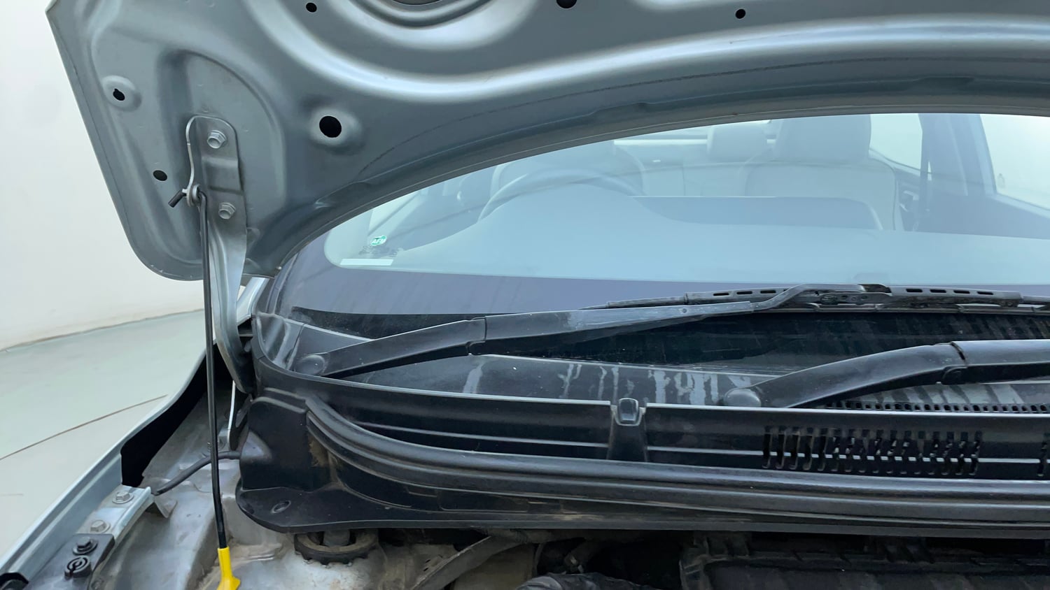 Used 2022 Hyundai Aura SX 1.2 Petrol Petrol Manual engine ENGINE RIGHT SIDE HINGE & APRON VIEW