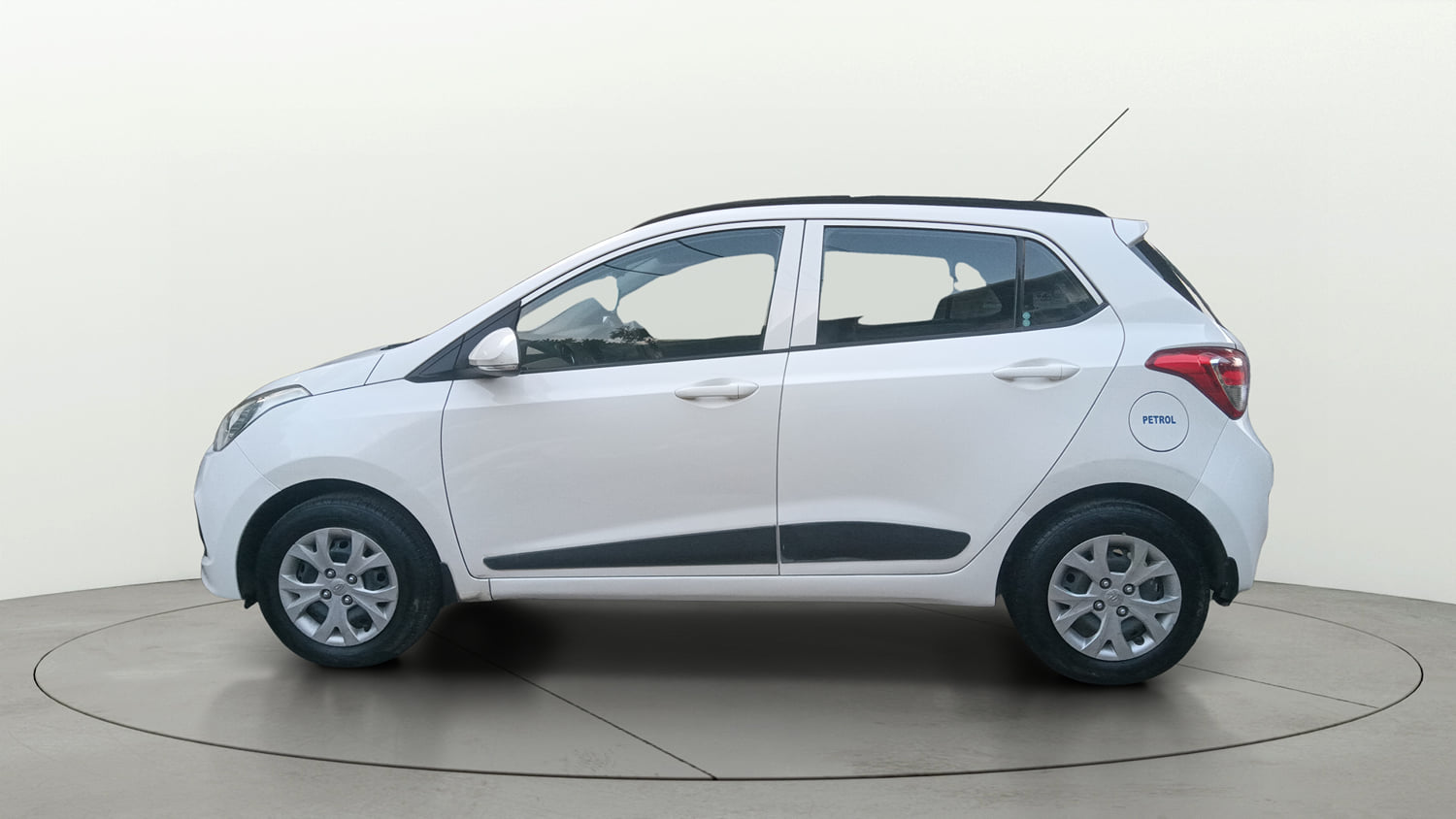 Used 2016 Hyundai Grand i10 Sportz 1.2 Kappa VTVT Petrol Manual exterior LEFT SIDE VIEW