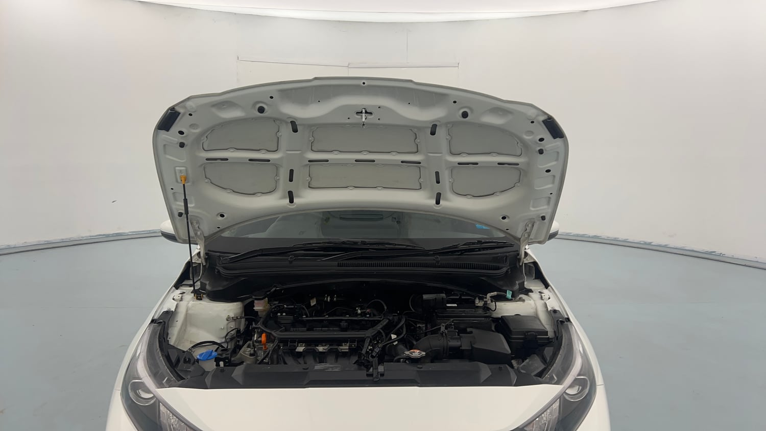 Used 2022 Hyundai i20 Asta 1.2 MT Petrol Manual engine ENGINE & BONNET OPEN FRONT VIEW